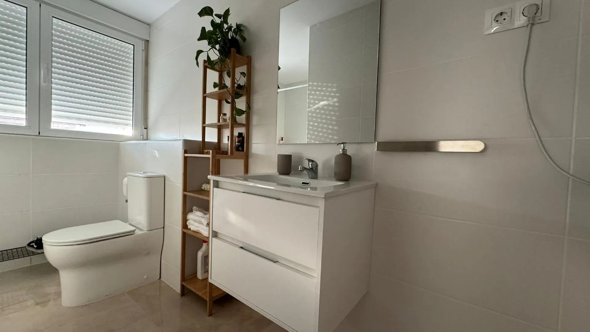 Tokyo Rooms Monsul Habitacion Premium Con Bano Privado Almería Gasthof