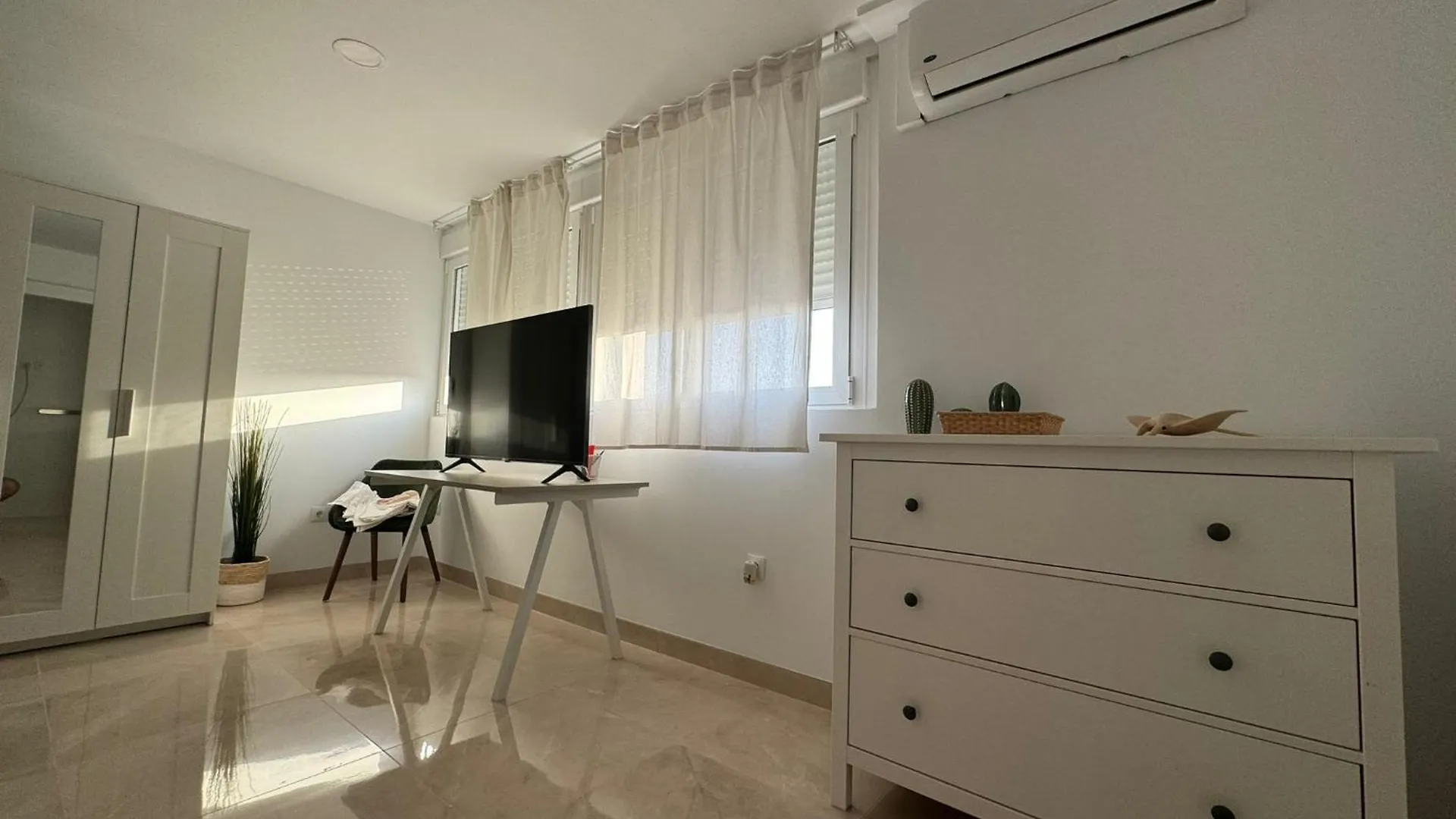 Tokyo Rooms Monsul Habitacion Premium Con Bano Privado Almería 0*,  Spanien