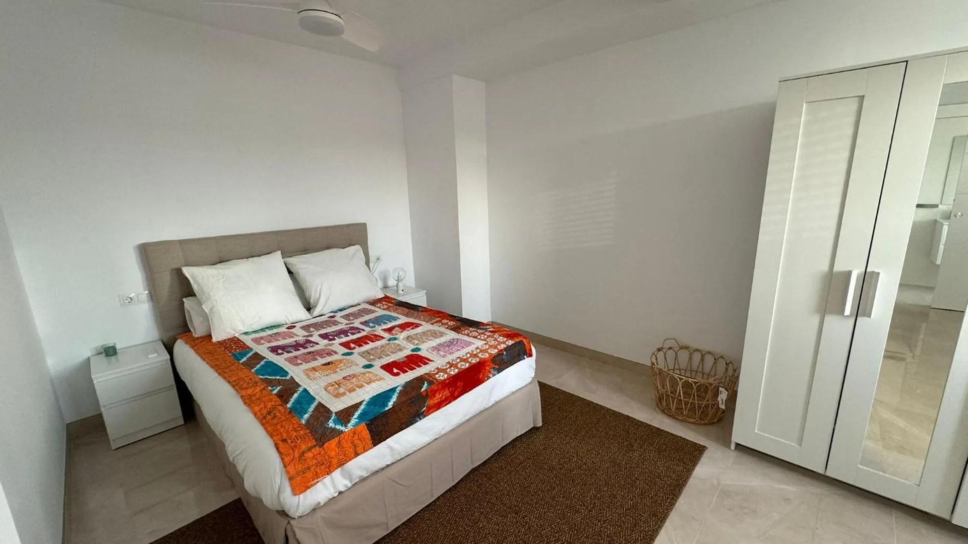 Tokyo Rooms Monsul Habitacion Premium Con Bano Privado Almería